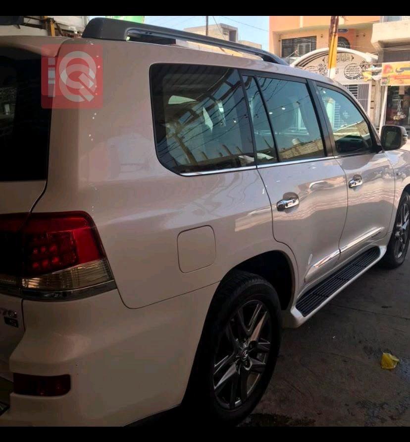 Lexus LX